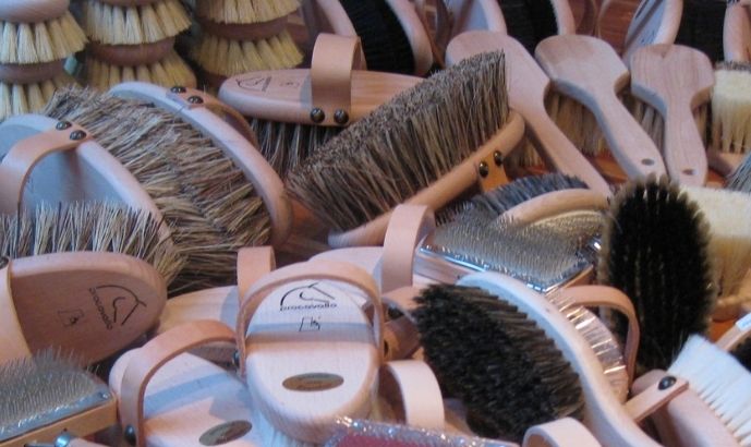 Bio-Bürsten für die Pferdepflege